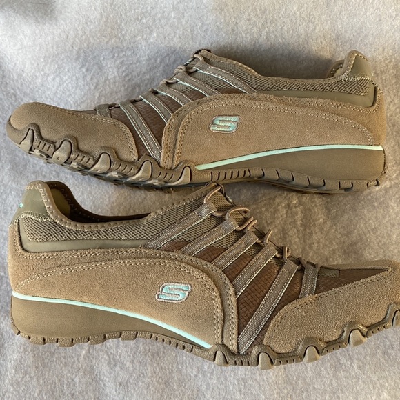 Skechers Slip On Shoes/Sneakers Size 11 - Picture 1 of 8